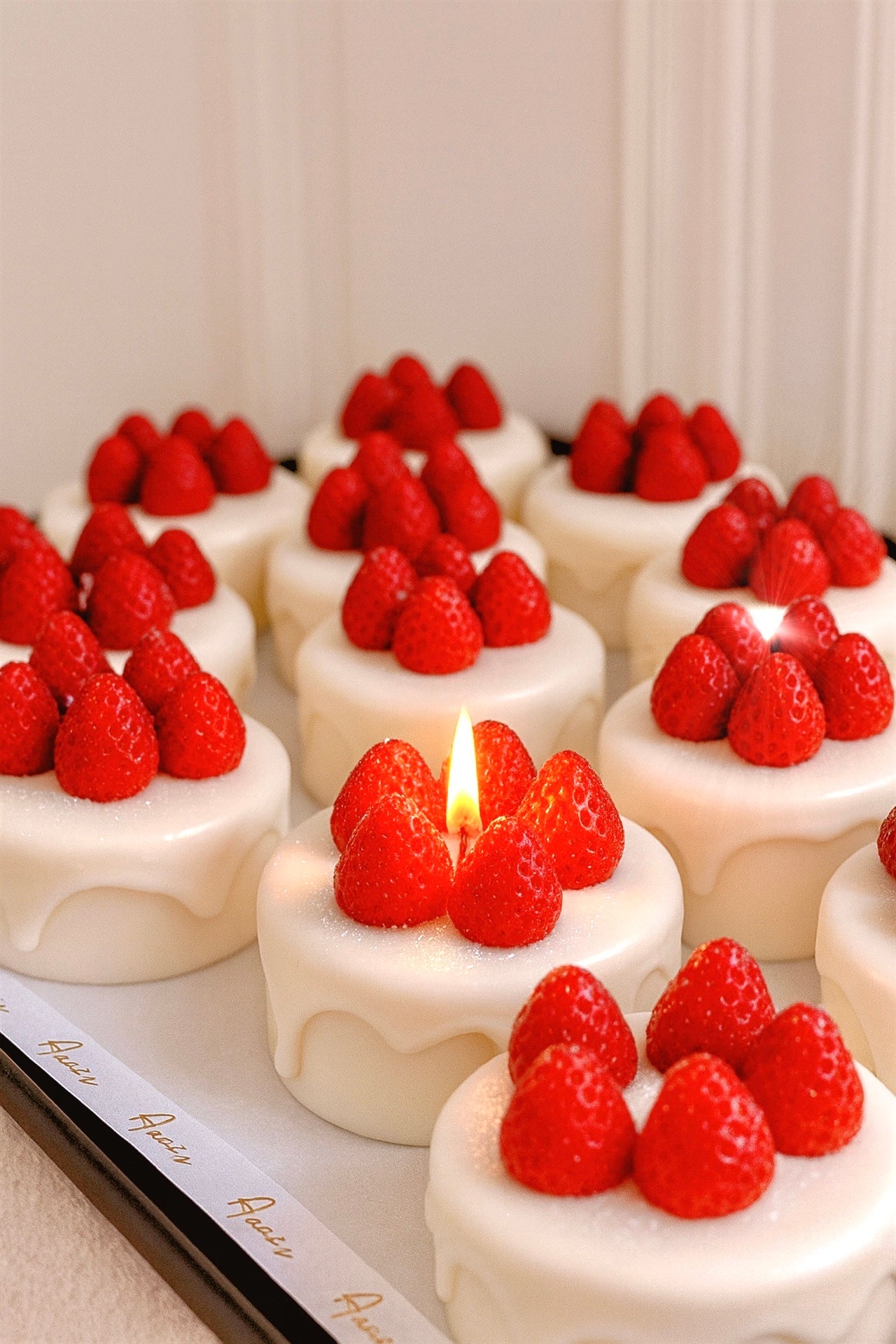 Anaïs Strawberry Shortcake Candle