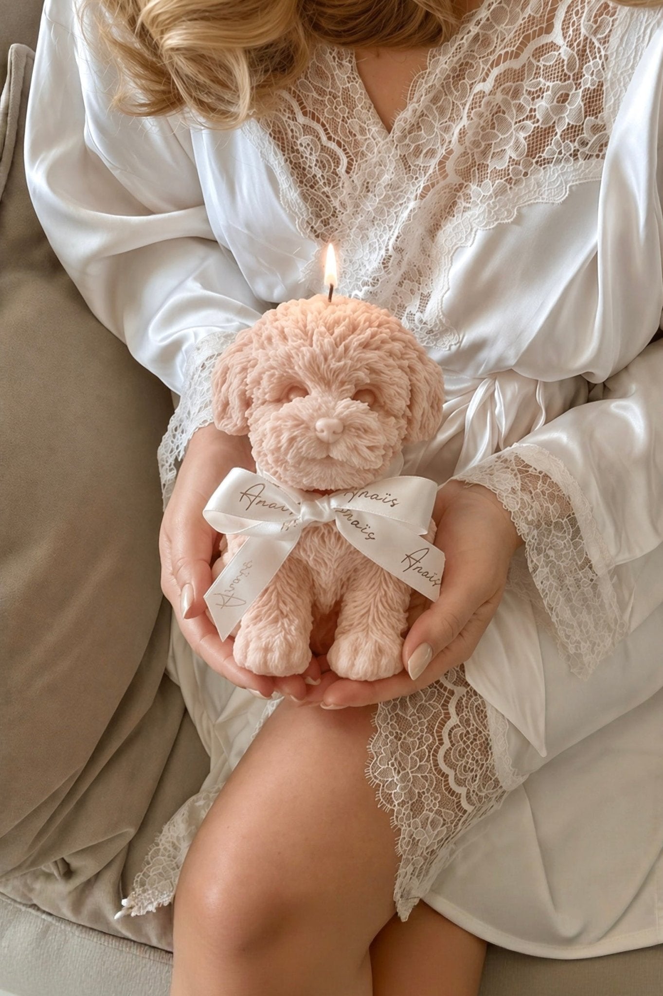 Anaïs Puppy Candle in Rosewood