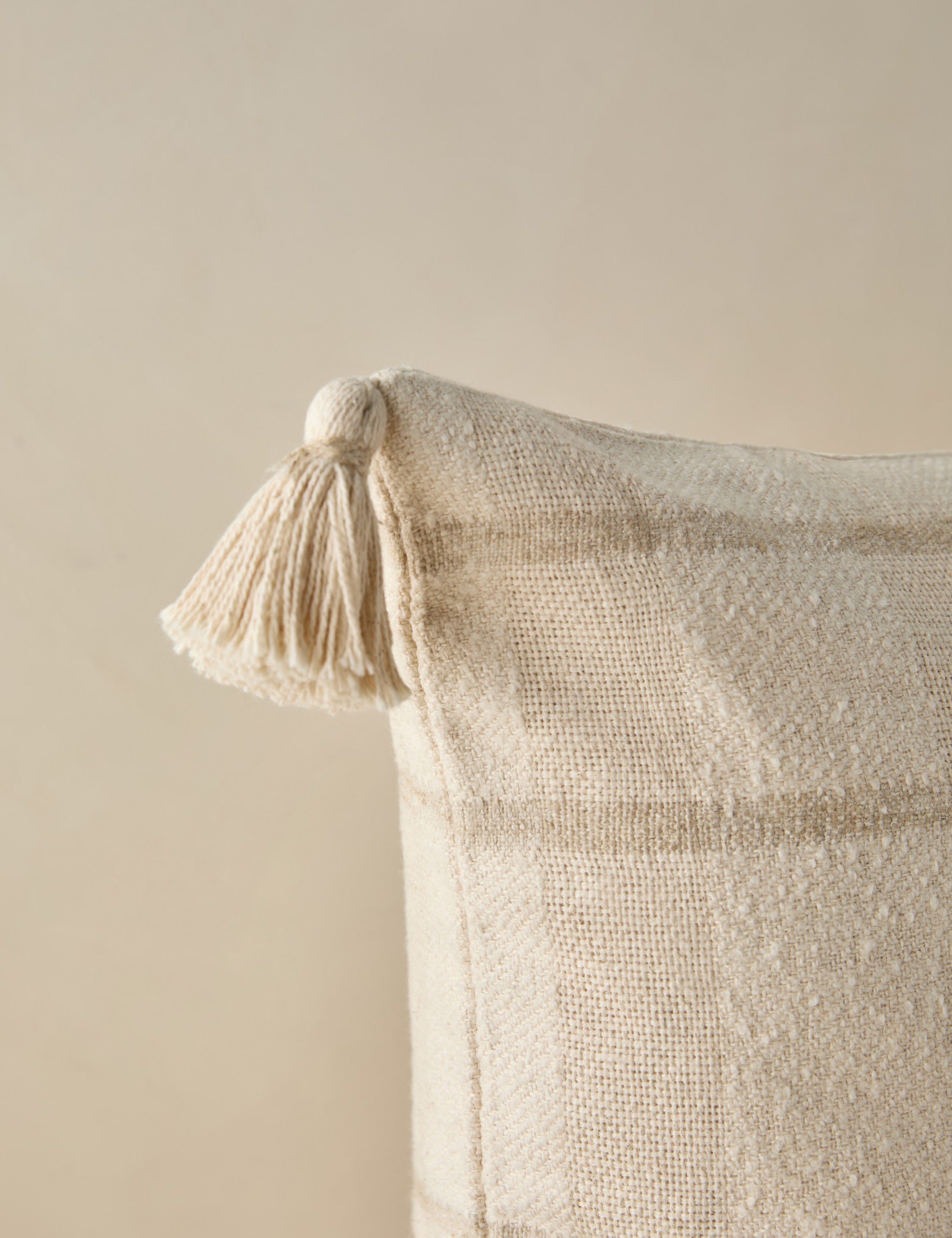 Alira Pillow