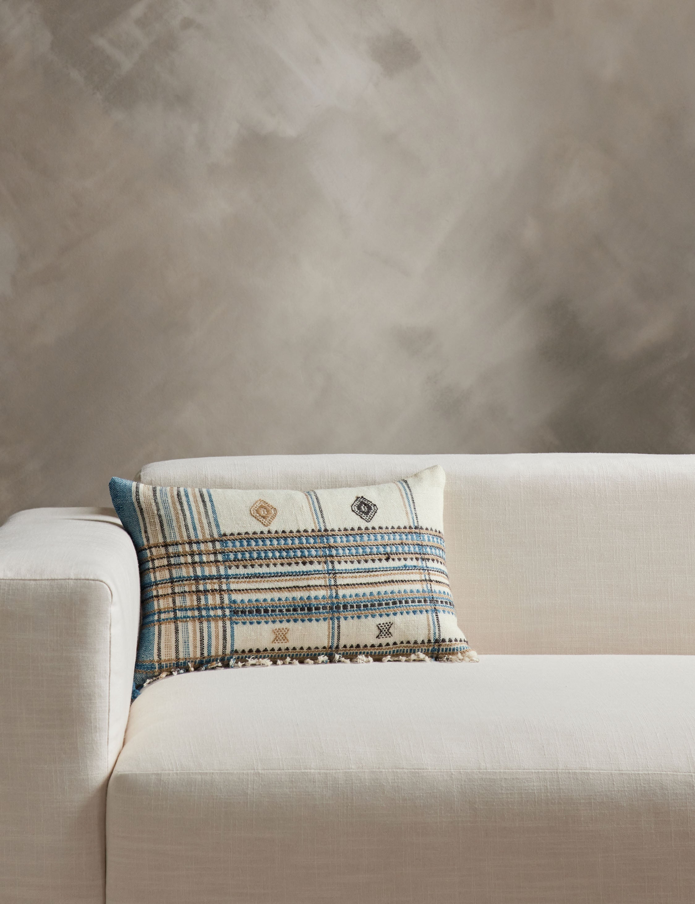 Kavia Pillow