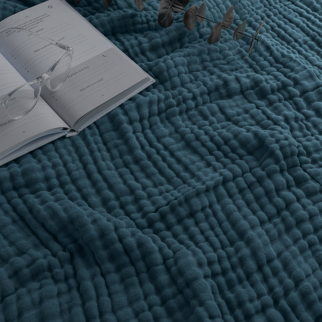 Karlina Muslin Blanket