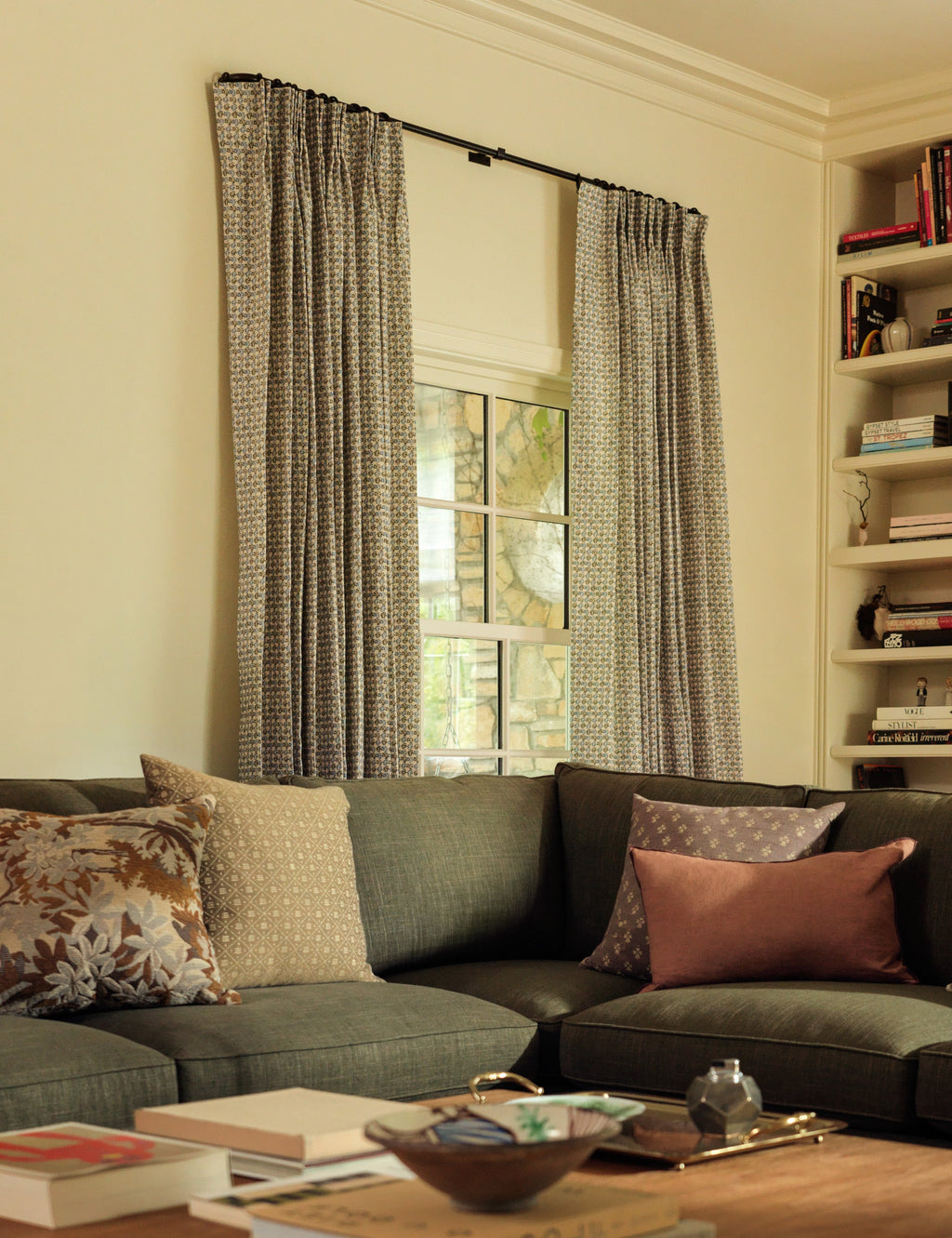 Carys Contrast Linen Pillow