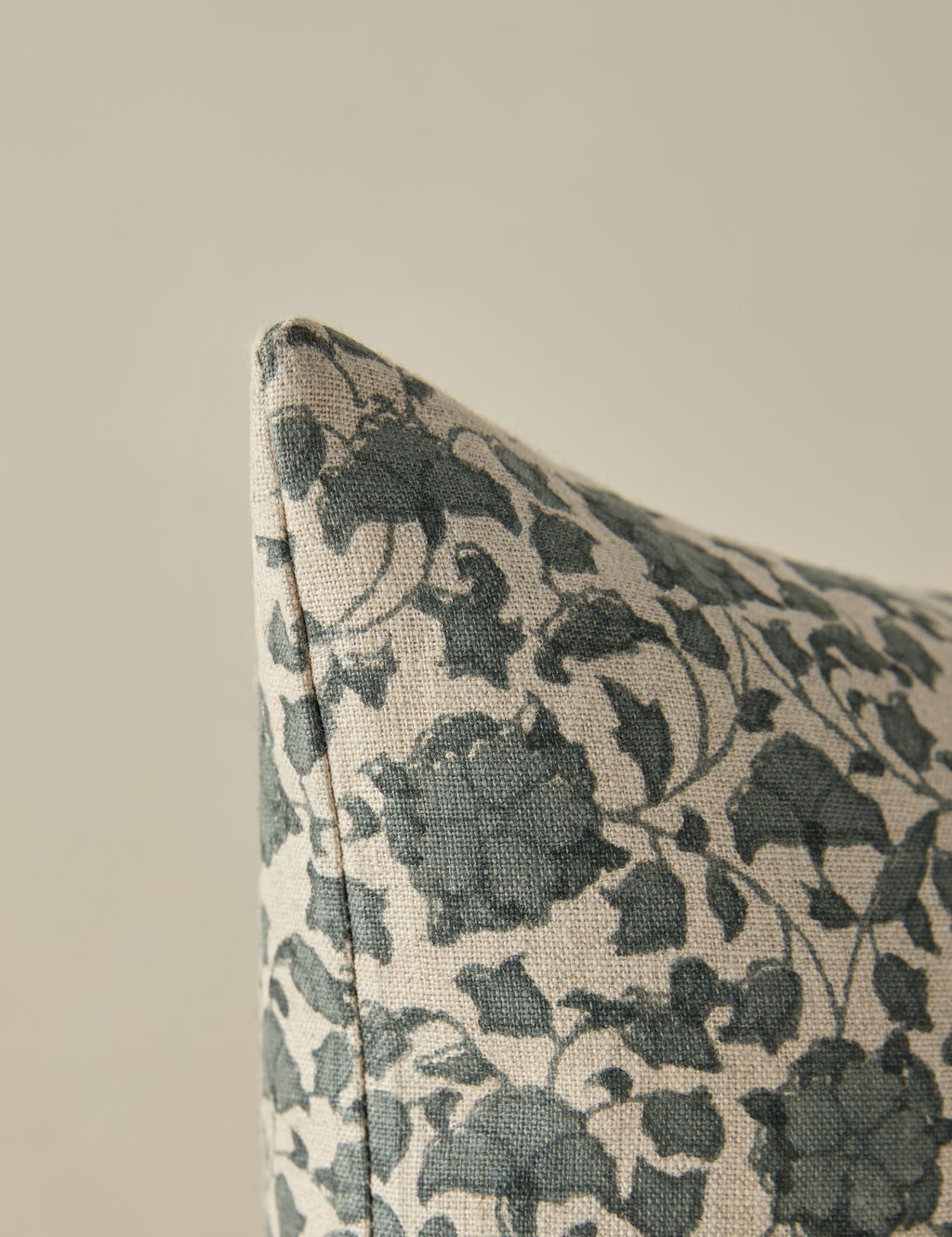 Lavelanet Linen Pillow