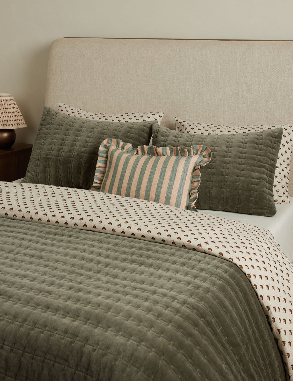 Amaroso Linen Ruffle Pillow