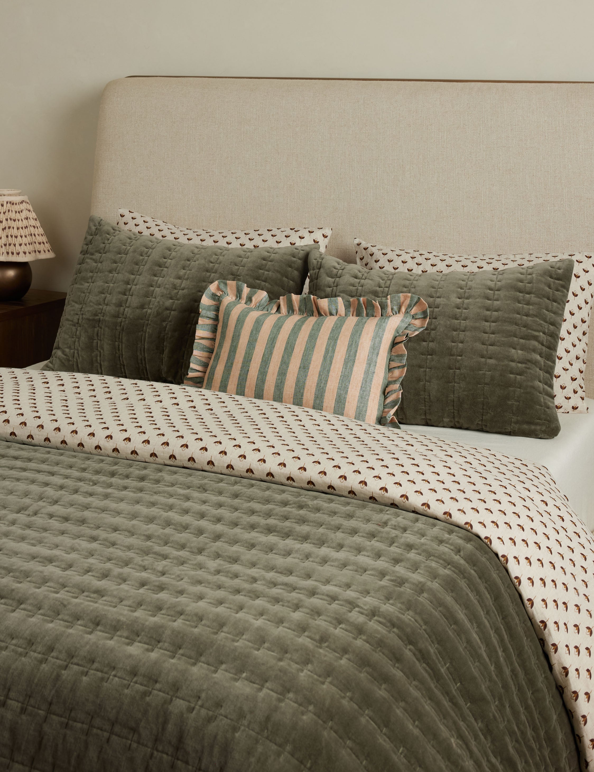 Amaroso Linen Ruffle Pillow