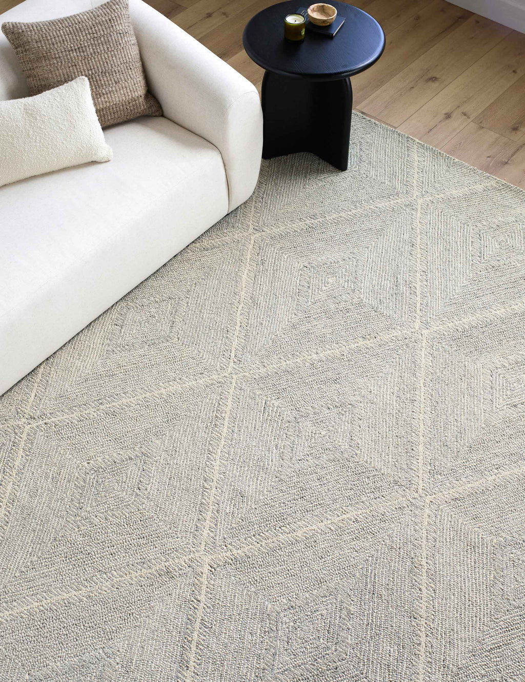 Koston Hand-Tufted Wool Rug