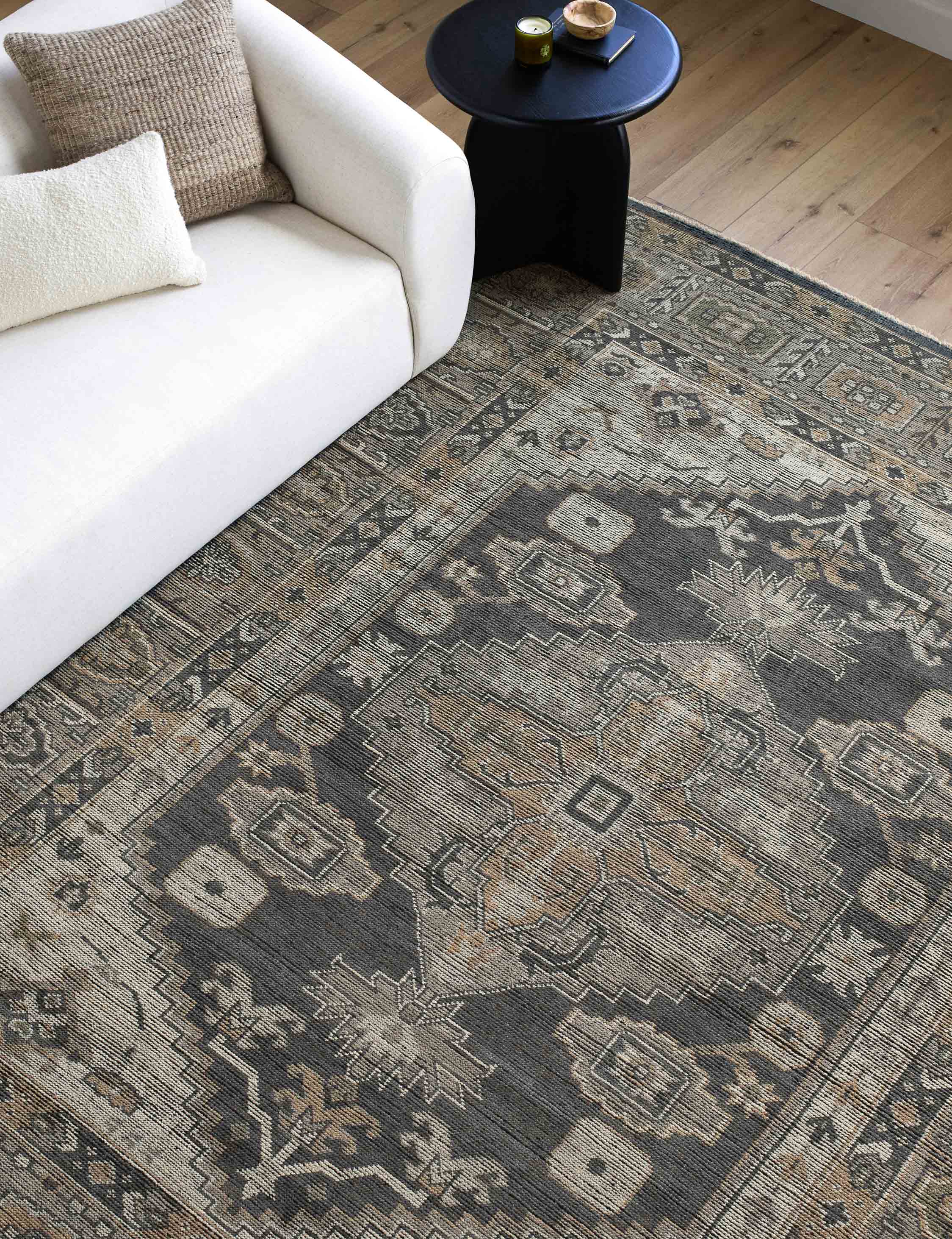 Rasalas Hand-Knotted Wool Rug
