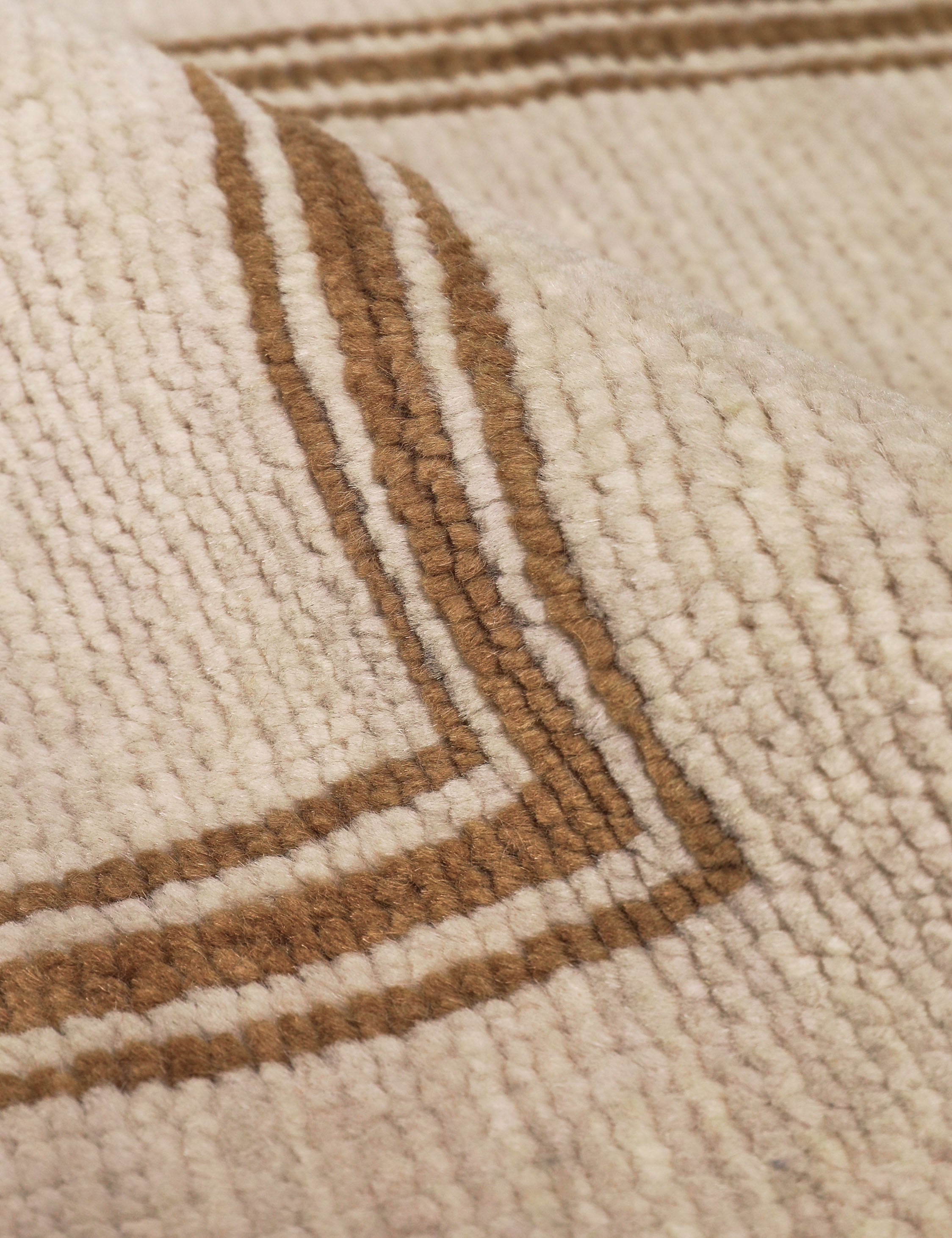 Safir Hand-Knotted Wool Rug