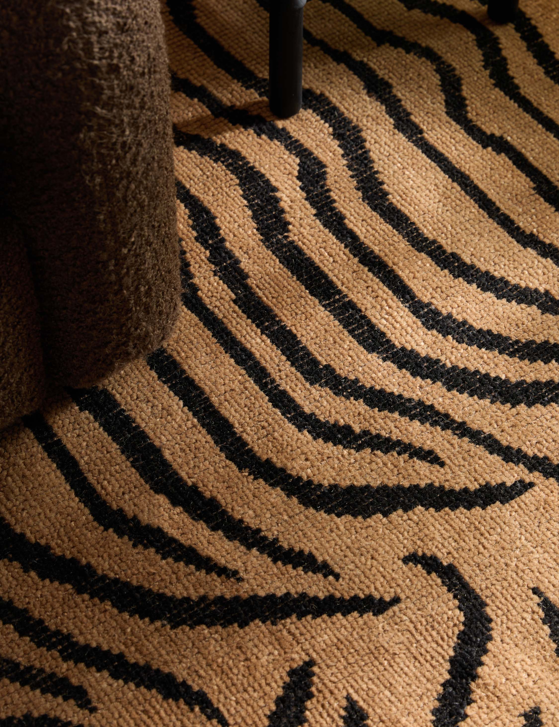 Makeda Hand-Knotted Wool Rug