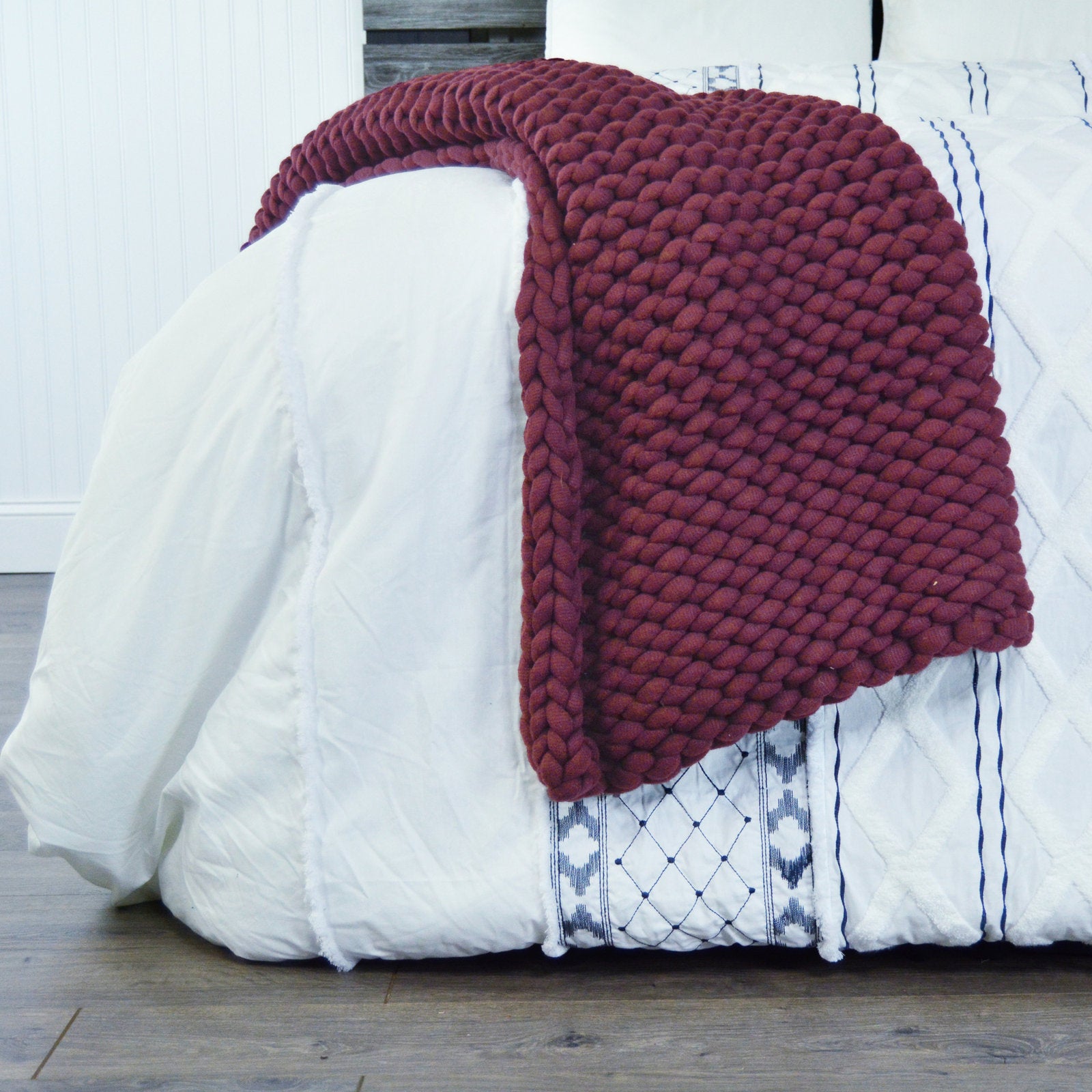 Maxine Acrylic Chunky Knit Throw Blanket