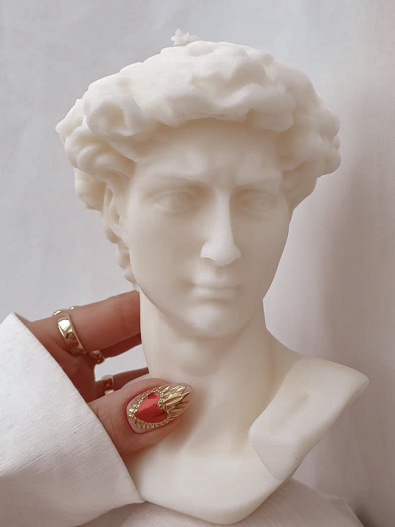 Anaïs Man in Sculpture White