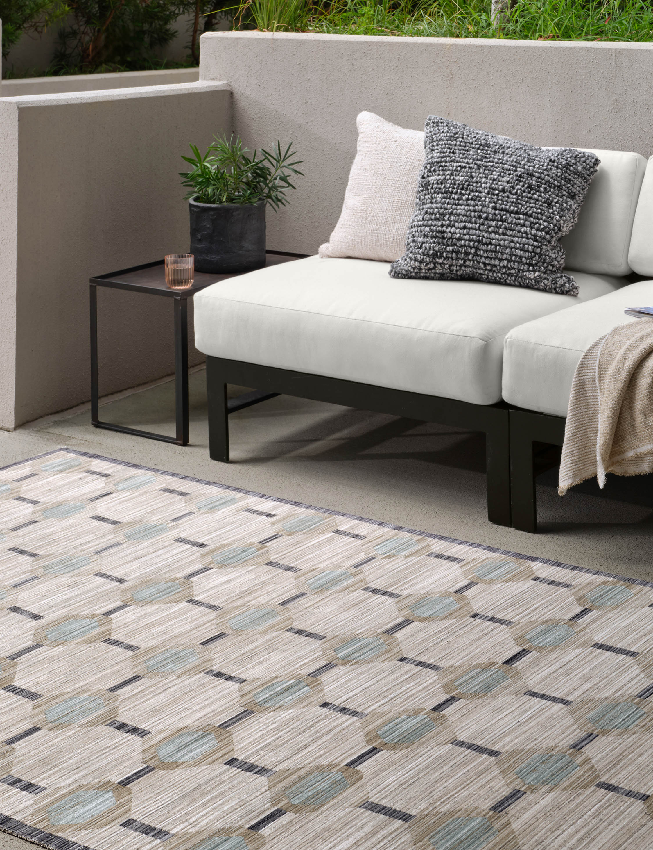 Langdon Indoor / Outdoor Rug