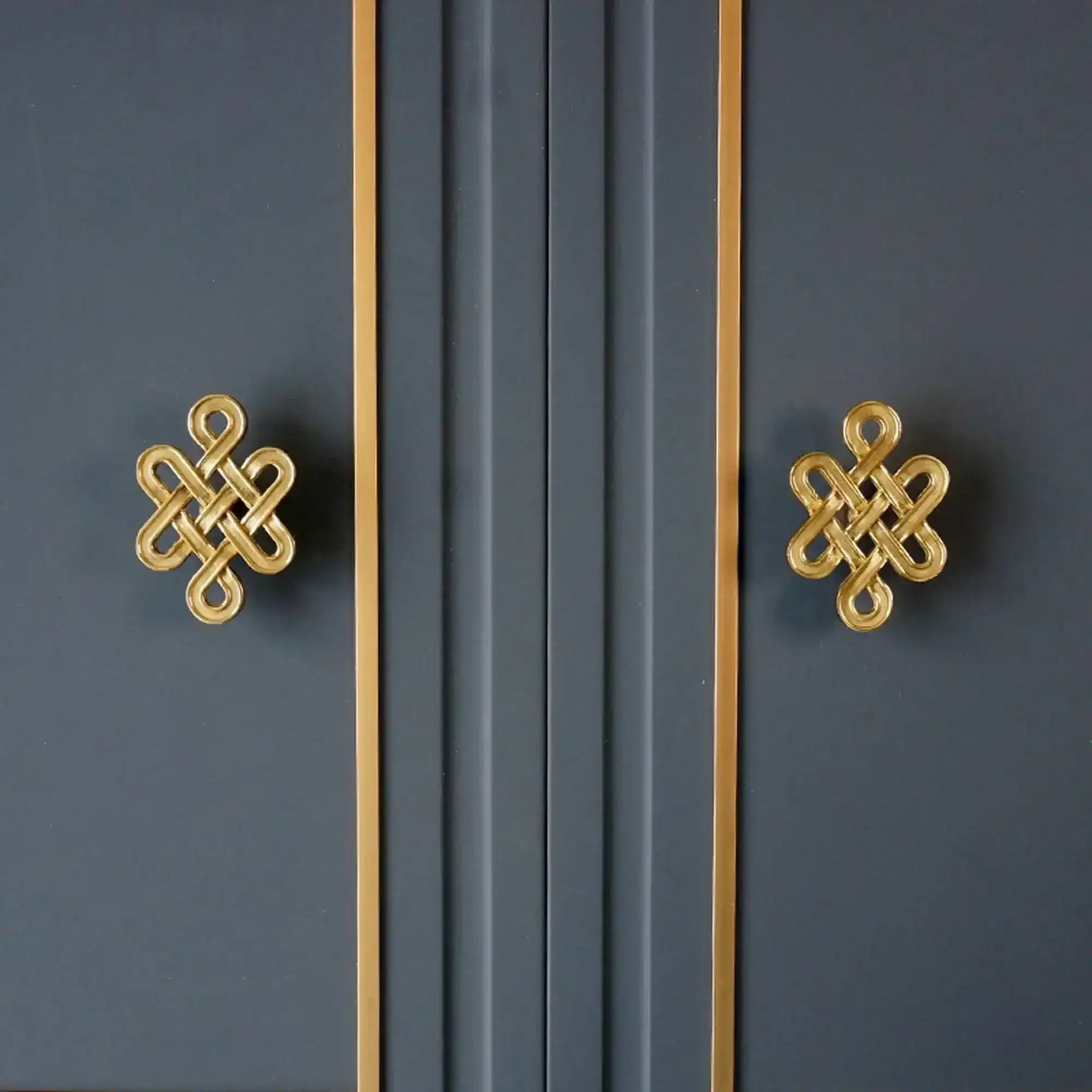 Vintage inspired Brass Twisted Cabinet Drawer Knob - set of 2